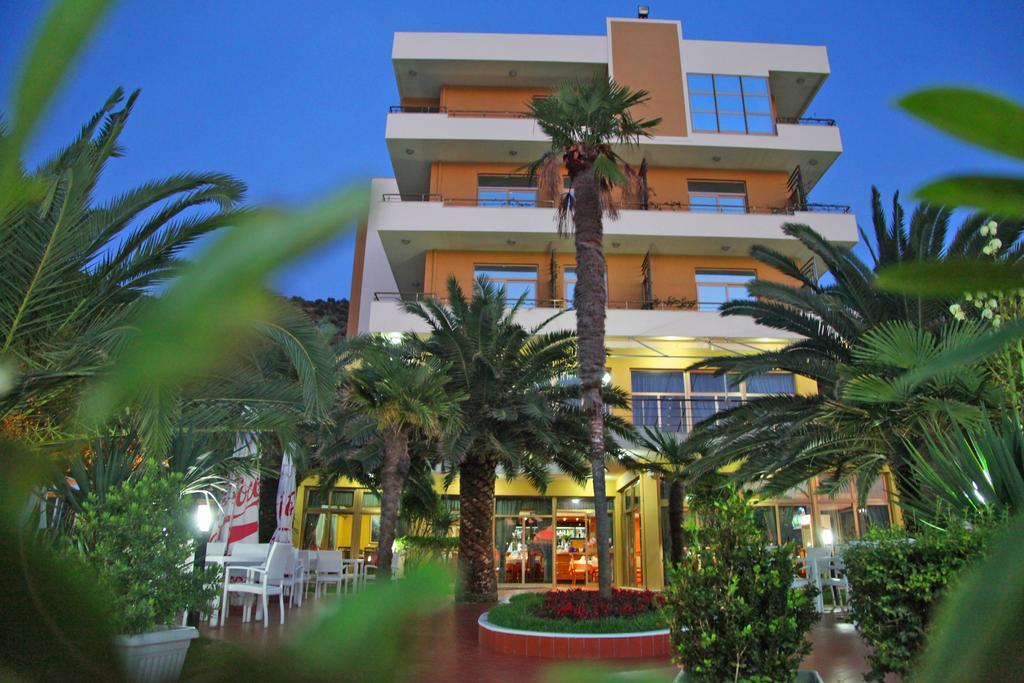 Paradise Beach Hotel ราดฮีมือ ภายนอก รูปภาพ